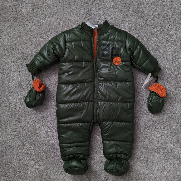 ⭐ NWT- Baby Winter Snowsuit- 6-9 Months- Coat- Jacket- Gloves -  Green Olive - Picture 2 of 6